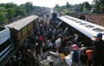 INDONESIA / Al menos 35 muertos por choque de trenes